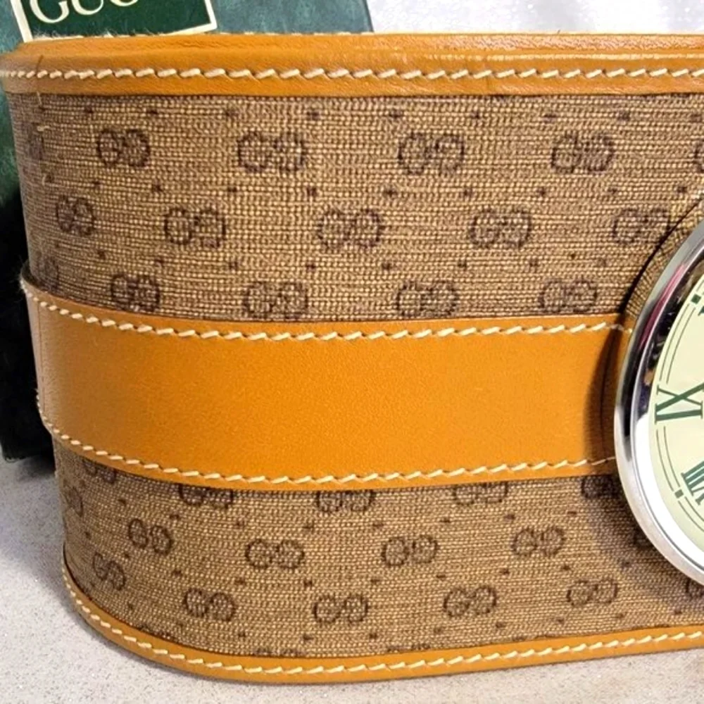 RARE GUCCI Tan Signature Logo Desk Clock with Pen Holder - Picture 3 of 11